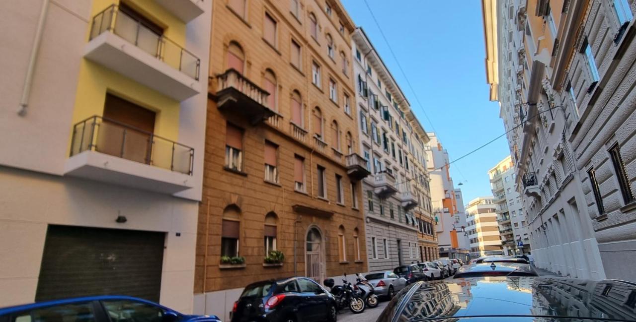 Light Blue Apartment Trieste Bagian luar foto