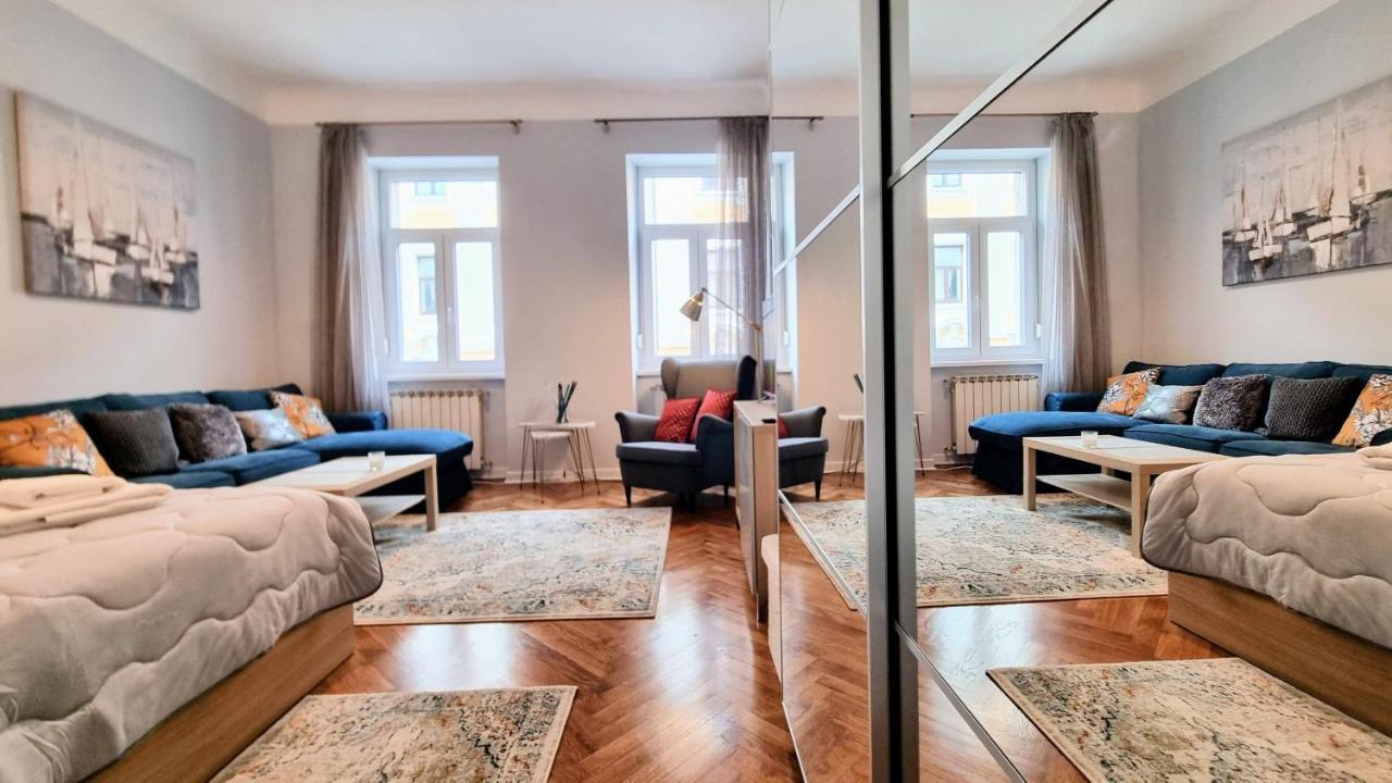 Light Blue Apartment Trieste Bagian luar foto